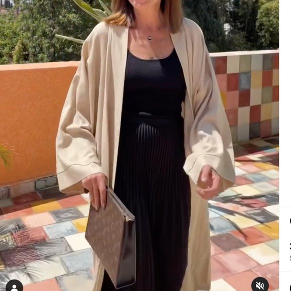 Linen Kimono with big black eye detail - Picture 2 of 4